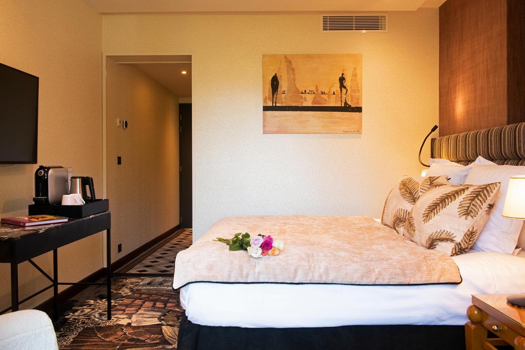 Elegance Room Lake side balcony Double or Twin beds